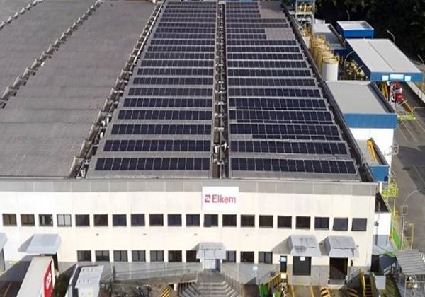 solar panels at the roof of the plant 